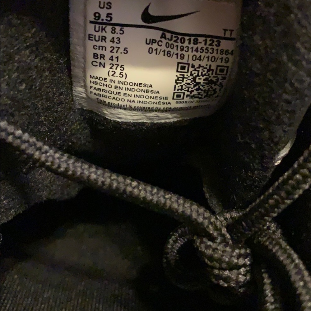 Nike AirMax 95 SE Windbreaker Sneaker - Picture 7 of 8